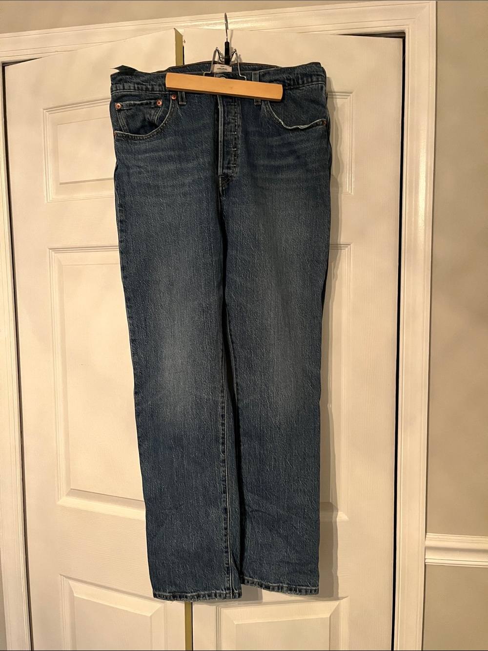 Levi’s 501 Straight-Leg Jeans in Medium Blue Denim